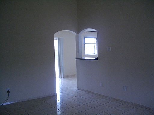 4th image of 209 Dahlia Dr