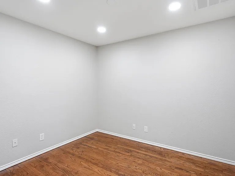 306 Dove Creek Trl — Photo 19