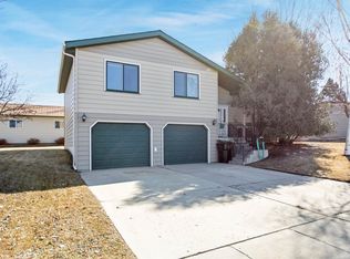 1914 13th Ave W, Williston, ND 58801