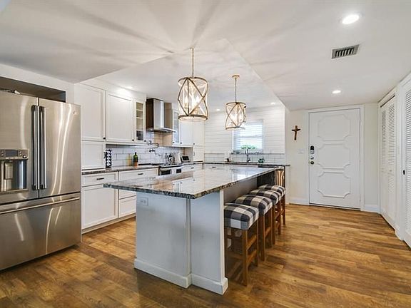 3rd image of 300 N Highway A1a APT F403