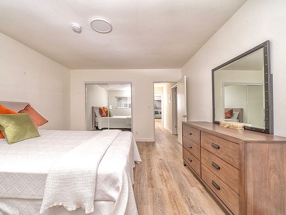 4th image of 13429 Moorpark St APT 8