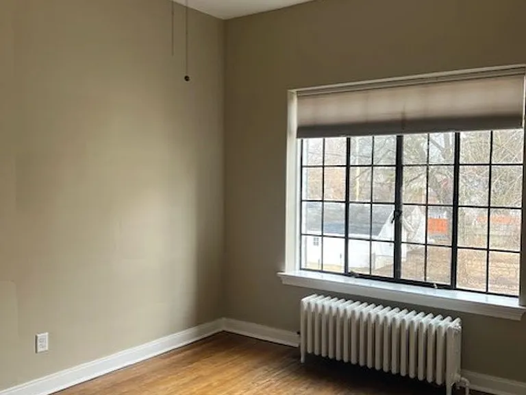 825 Edgewater Ave — Photo 12