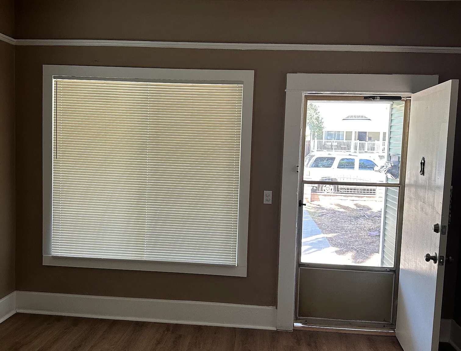 2 bed, 1.5 bath, 1146 sqft, $3,800 — Photo 2