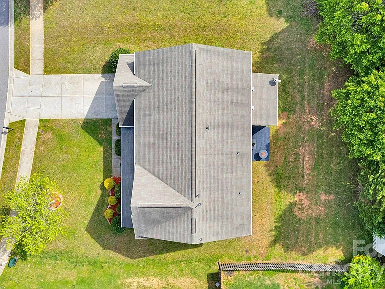 106 Ashton Dr — Photo 47