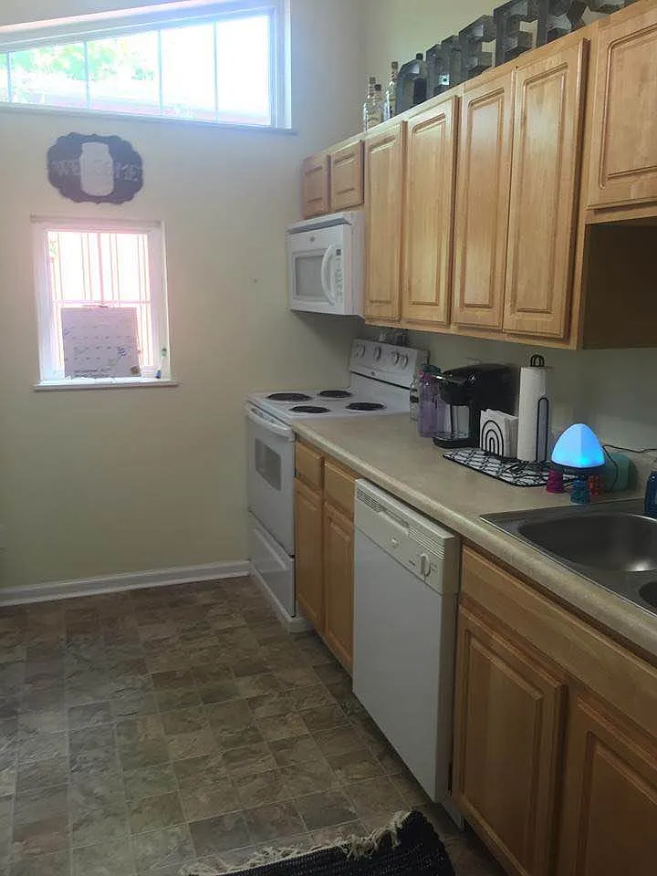 6 Coulson Avenue - Single House — Photo 3