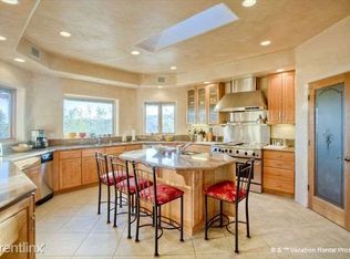 1020 Calle Dorthia, Santa Fe, NM 87506