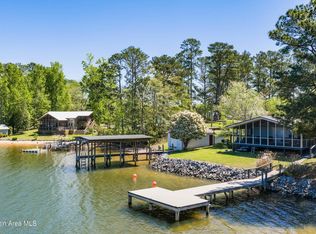 1710 Point Windy Dr, Jacksons Gap, AL 36861
