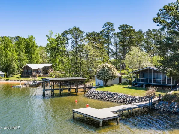 1710 Point Windy Dr, Jacksons Gap, AL 36861