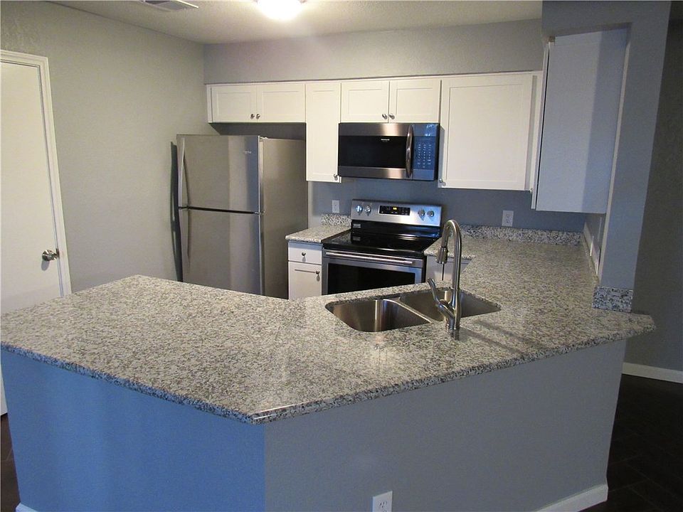 1st image of 1202-405 Thorpe Ln