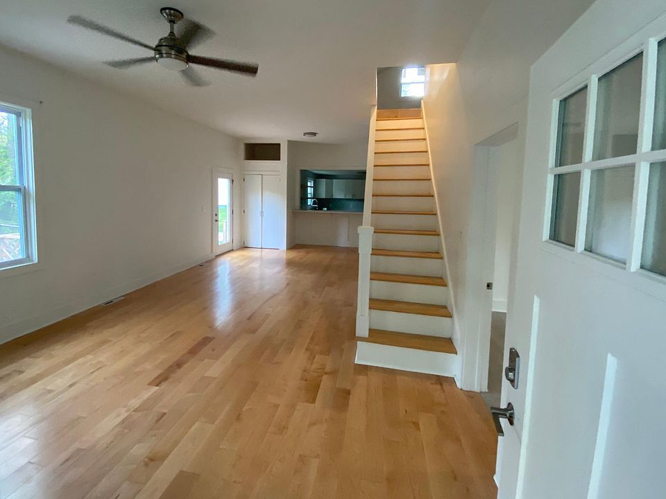 Home office loft, 3rd bedroom, or playroom