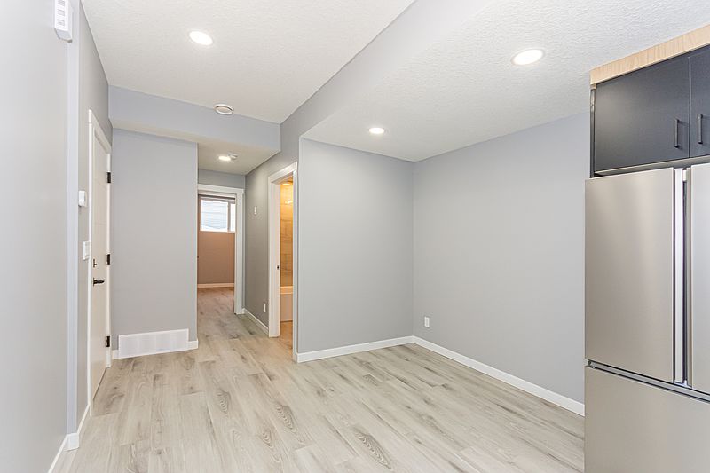 Edmonton Apartment for rent - 3 Bedrooms — photo 46