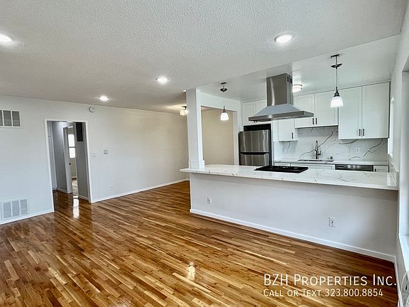 3rd image of 1411 N Fairfax Ave #20