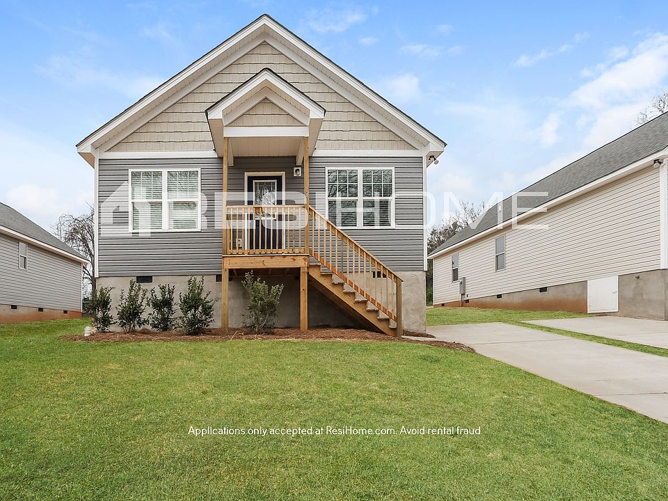 1st image of 146 Woodlawn Dr