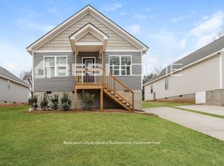 146 Woodlawn Dr, Statesville, NC 28677