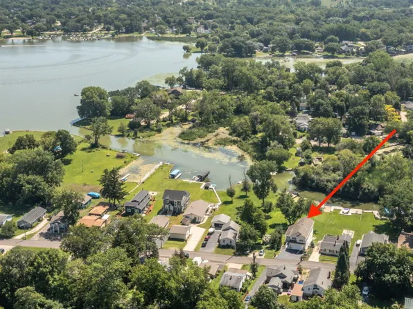 36785 N Lake St, Ingleside, IL 60041