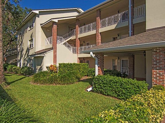 5th image of 109 W Park Shores Cir APT 33-W