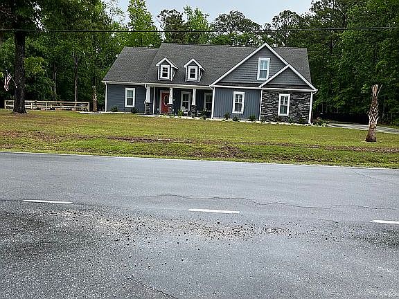 3rd image of 913 Wetherington Landing Rd