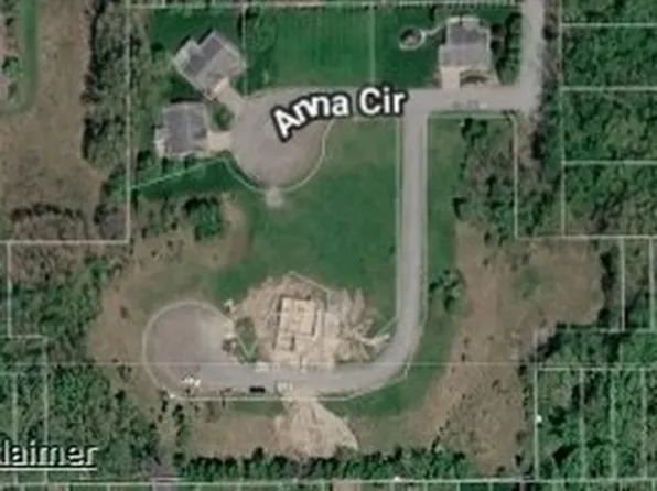 Anna Cir, Struthers, OH 44471