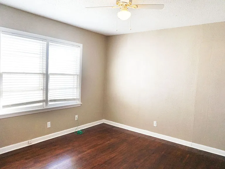3801 32nd St — Photo 5