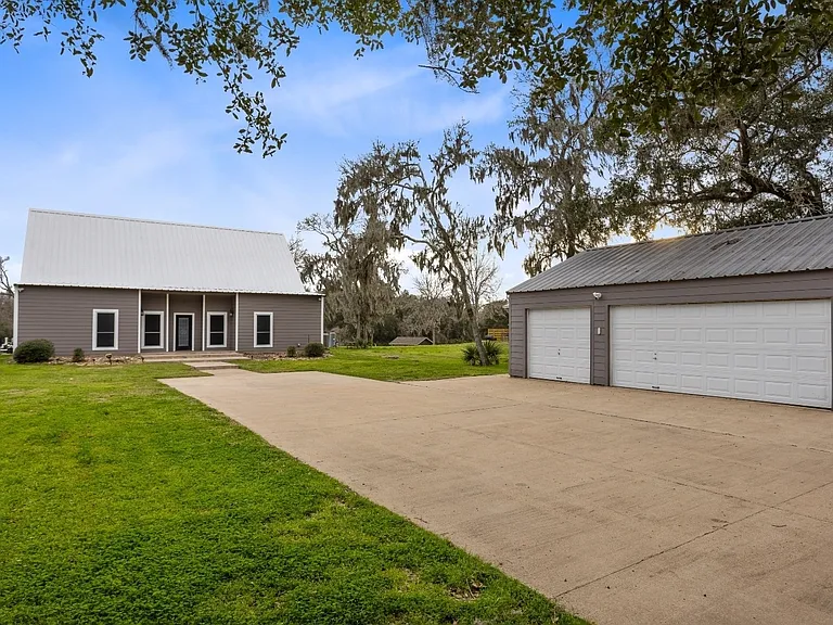 4765 County Road 747A — Photo 33