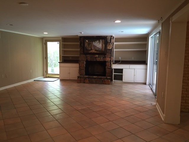 2nd image of 10144 Idlewood Pl