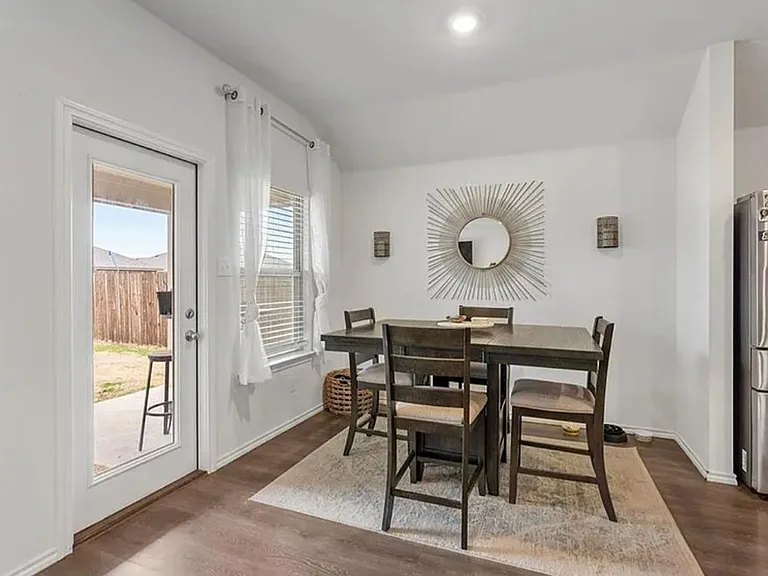 1304 Lowhill Dr — Photo 13