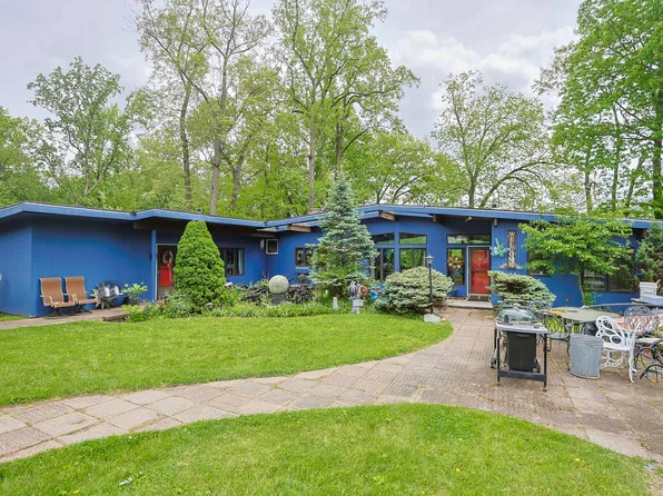 1905 Champlain Dr, Niles, MI 49120