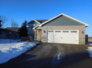 517 Moline Loop NW, Isanti, MN 55040