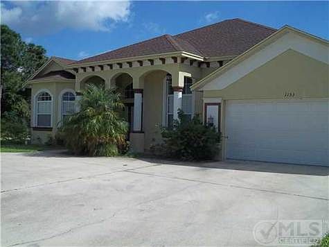 2nd image of 1153 SE Airoso Blvd