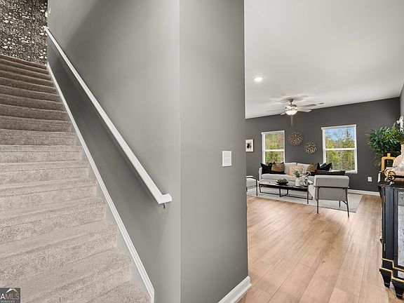 4th image of 289 Epping St #76