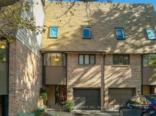 1469 Mattagami St, Ottawa, ON K1T2T8