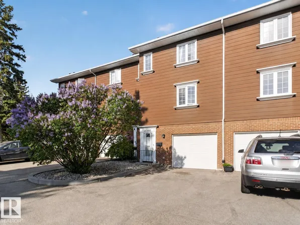 17092 67th Ave NW, Edmonton, AB T5T 1Y8