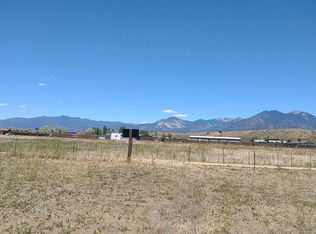 23 Las Palomas Rd, El Prado, NM 87529