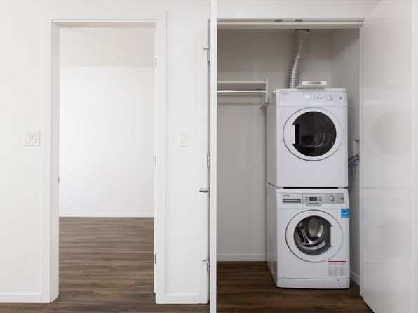 2 bedroom rental in Burnaby — photo 13