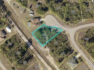 302 Petite Cir, Lehigh Acres, FL 33974