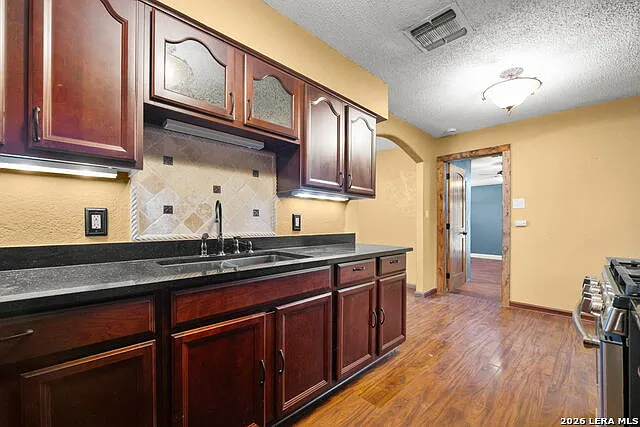 2402 Lake Louise Dr — Photo 11