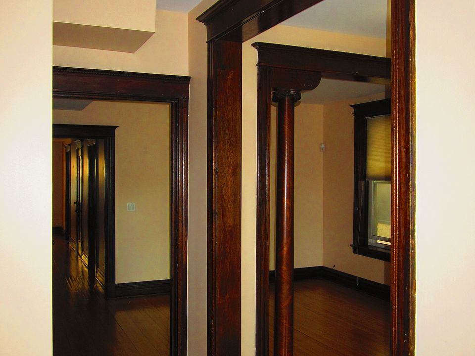 1st image of 4745 N Artesian Ave #3