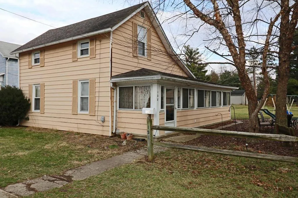 128 Church St photo 1