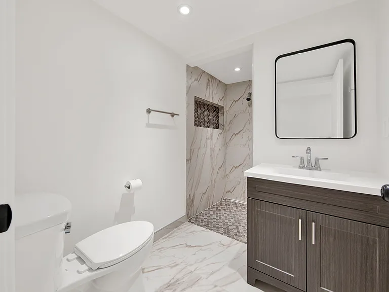 3333 Fairfield Ave #B — Photo 4