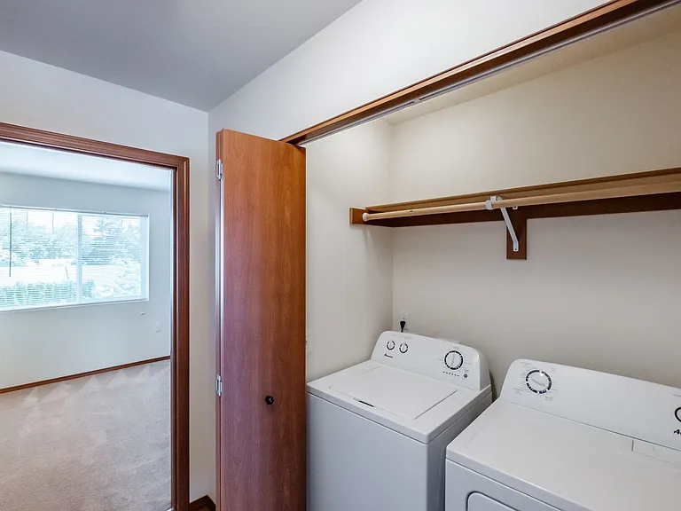Newcastle Place Apartments — Photo 7