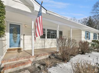 15 Kemswick Dr, Stony Brook, NY 11790