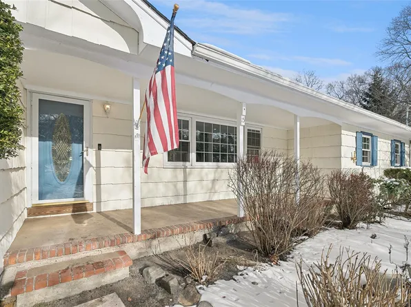 15 Kemswick Drive, Stony Brook, NY 11790