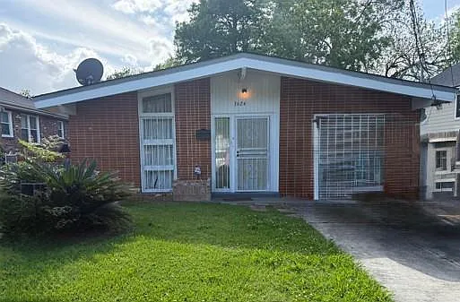 3624 Havana St — Photo 1
