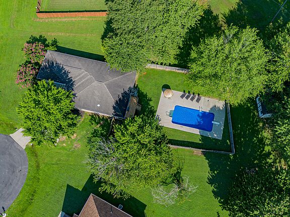 4th image of 7045 Fox Borough Ct