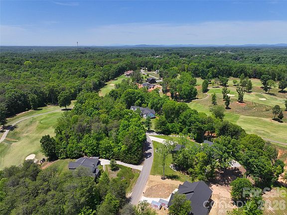 5th image of 317 Broken Arrow Dr