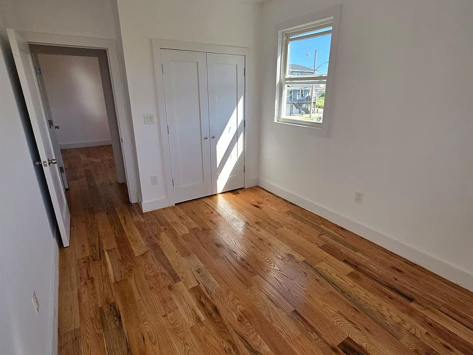1st image of 453 Beach 45 st