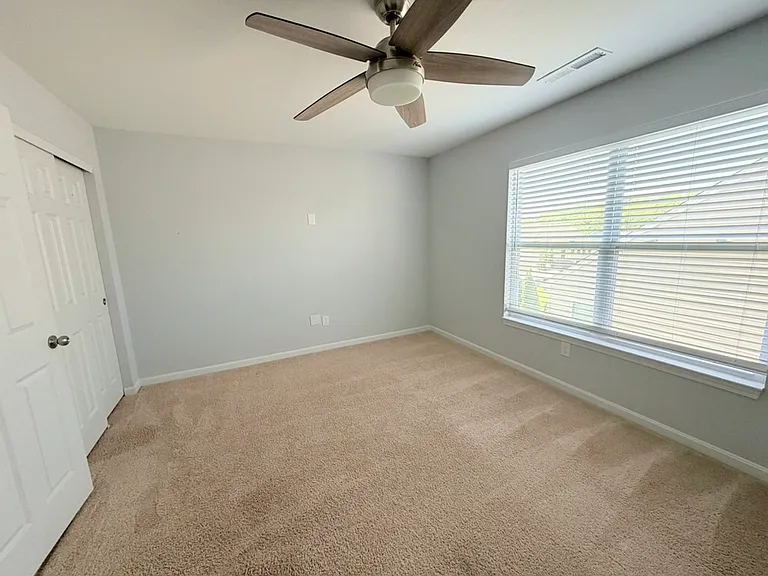 1018 Autumn Crest Ln — Photo 24
