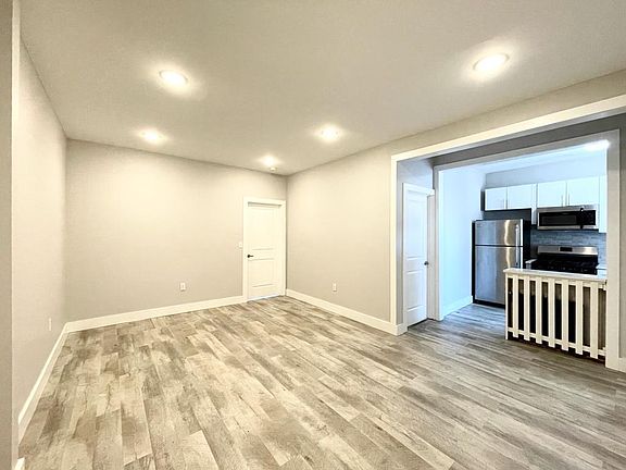 4th image of 2729 Kennedy Blvd #2B