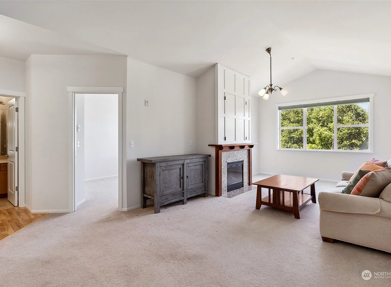 2 bed, 1039 sqft, $3,750 — Photo 2
