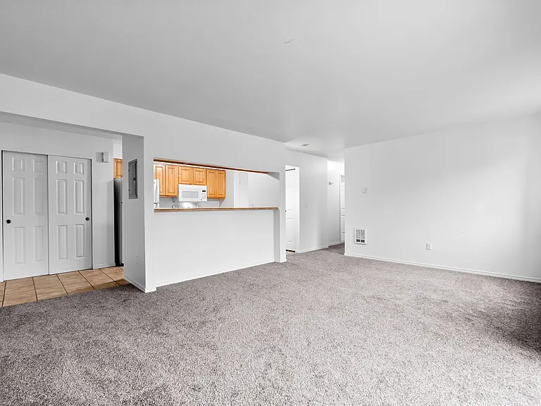 Vessey Park Apartments — Photo 13